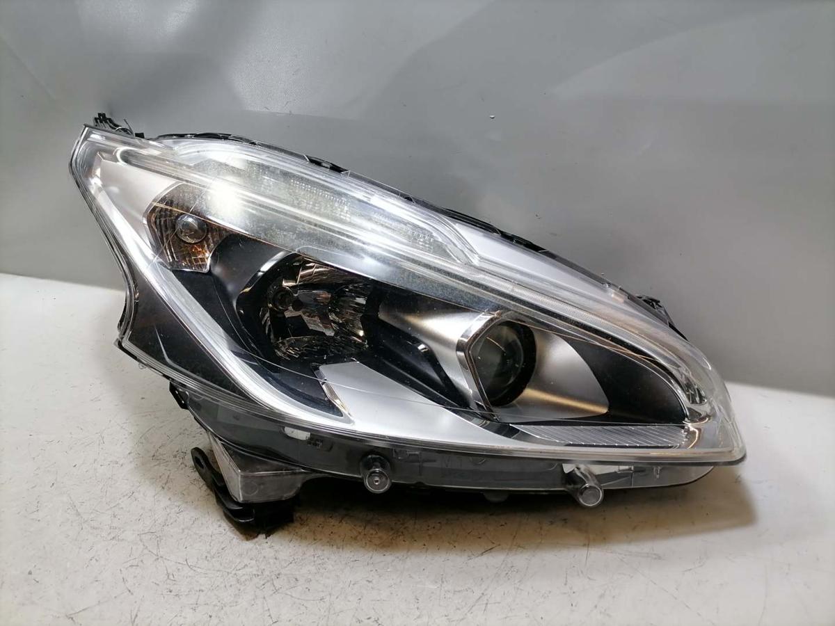 Peugeot 208 original Scheinwerfer vorn rechts Halogen Facelift Bj.2015